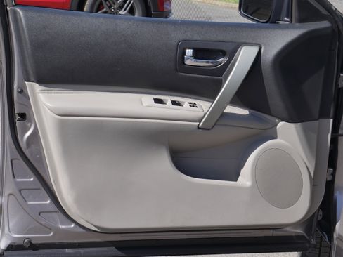 Used 2012 Nissan Rogue SL AWD/4WD image 30