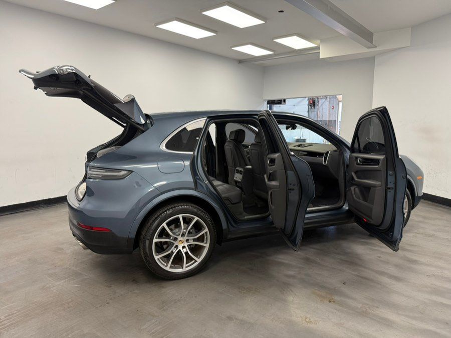 Used 2019 Porsche Cayenne S w/ Premium Plus Package AWD/4WD image 27