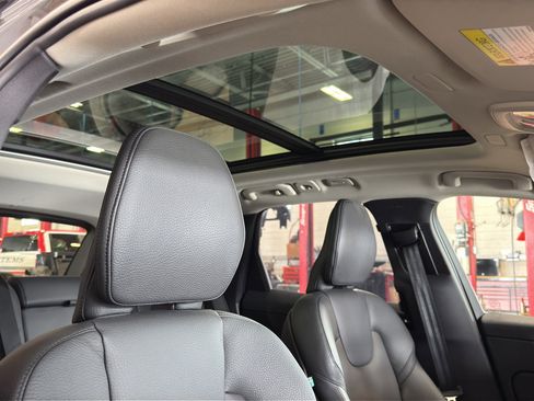 Used 2025 Volvo XC60 B5 Plus w/ Climate Package image 29