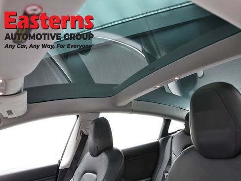 Used 2019 Tesla Model 3 Performance image 28