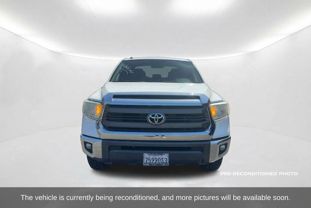 Used 2015 Toyota Tundra SR5 RWD image 2