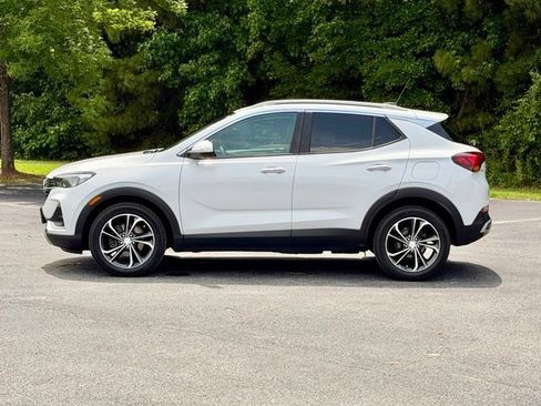 Used 2021 Buick Encore GX Select w/ Advanced Technology Package FWD image 3