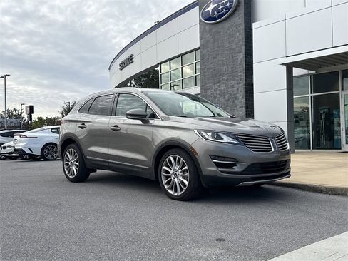 Used 2017 Lincoln MKC Reserve image 11