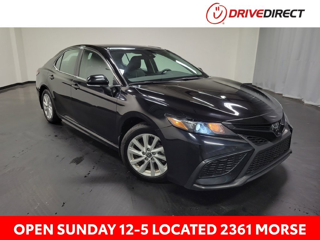 Used 2024 Toyota Camry SE FWD image 1