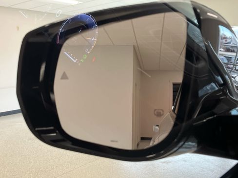 Used 2024 Jeep Grand Cherokee Limited w/ Black Appearance Package image 25