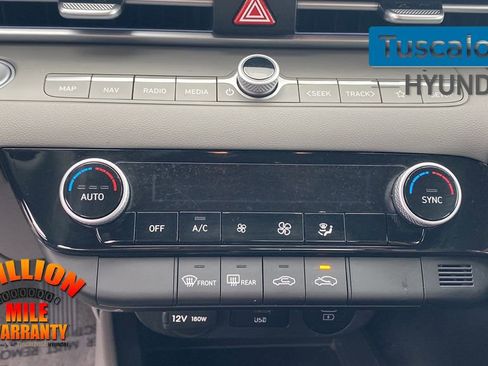 Used 2024 Hyundai Elantra SEL image 22