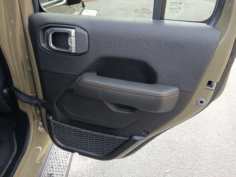 New 2025 Jeep Gladiator Sport image 28