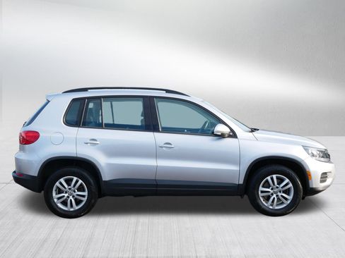 Used 2016 Volkswagen Tiguan S image 8