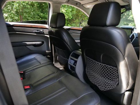 Used 2011 Cadillac SRX Luxury FWD image 33