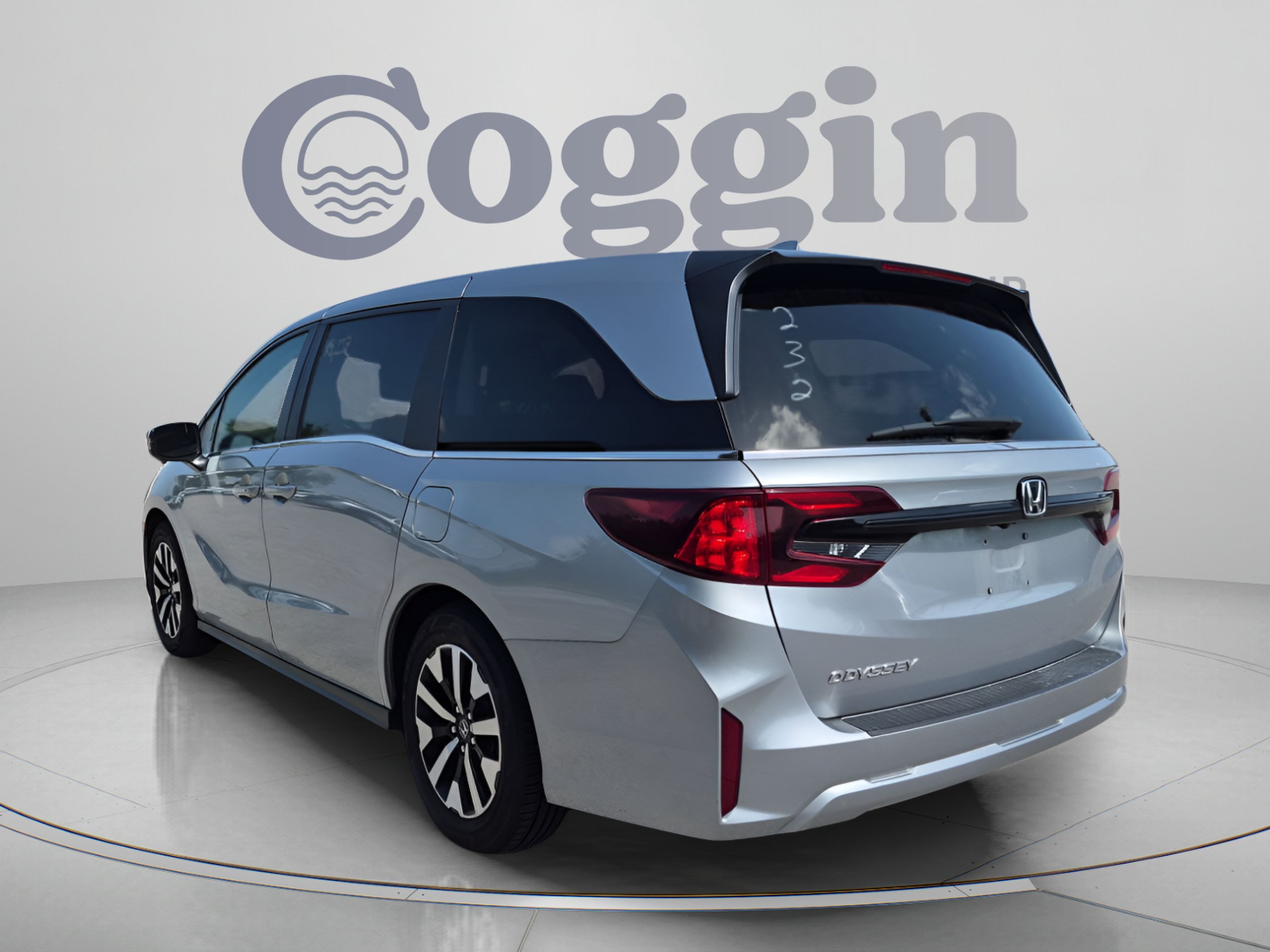Certified 2025 Honda Odyssey EX-L image 4
