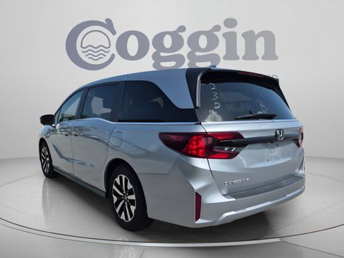 Certified 2025 Honda Odyssey EX-L image 4