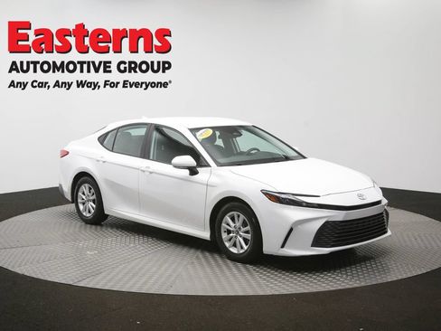 Used 2025 Toyota Camry LE FWD image 49