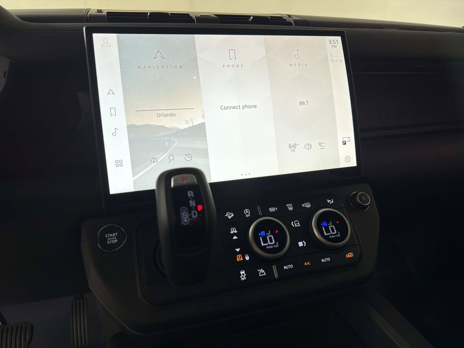New 2026 Land Rover Defender 110 X-Dynamic SE AWD/4WD image 20