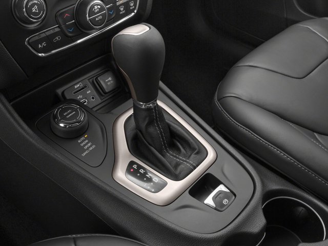 Used 2016 Jeep Cherokee Limited AWD/4WD image 14
