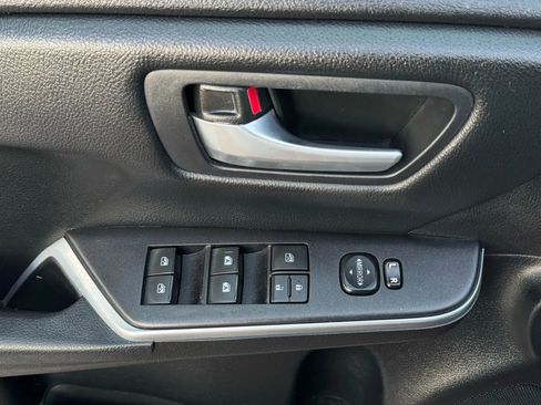 Used 2015 Toyota Camry LE FWD image 33