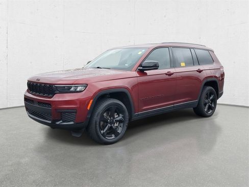 Used 2023 Jeep Grand Cherokee L Laredo image 4