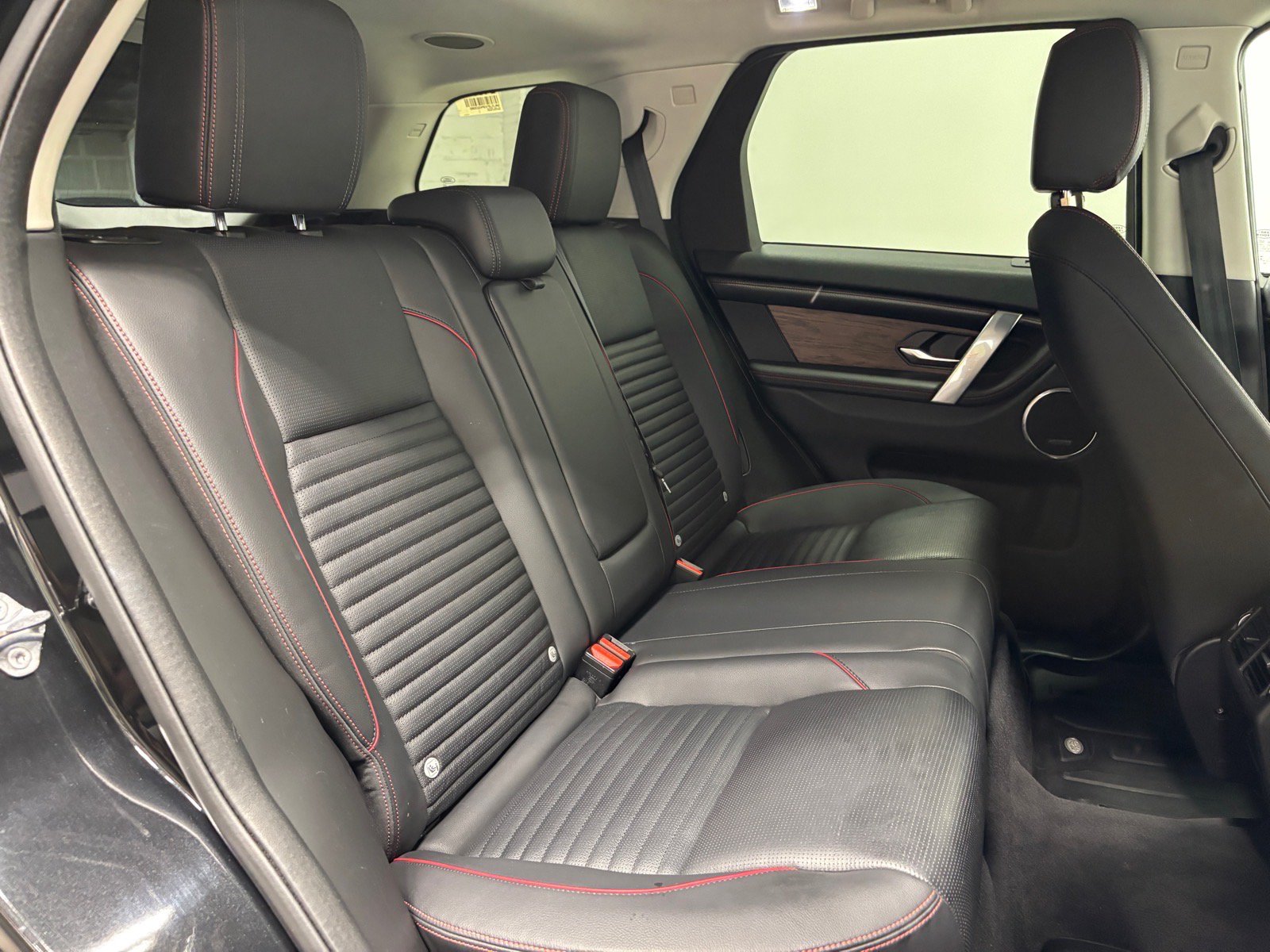Used 2023 Land Rover Discovery Sport SE R-Dynamic AWD/4WD image 36