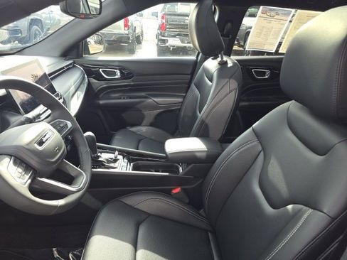 Used 2024 Jeep Compass Limited w/ High Altitude Package image 16