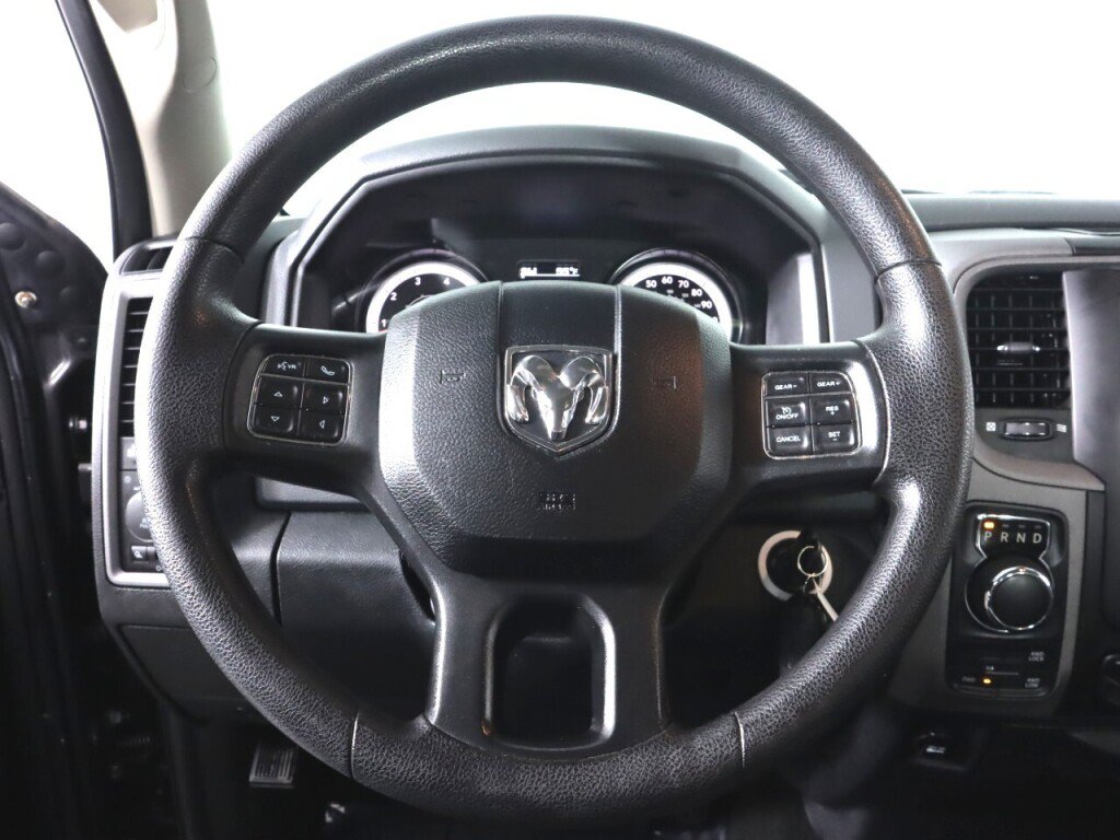 Used 2017 RAM 1500 Express AWD/4WD image 11