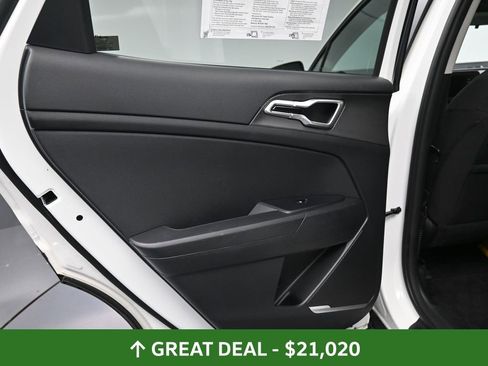 Used 2024 Kia Sportage LX image 27