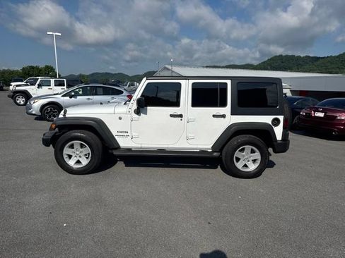 Used 2017 Jeep Wrangler Unlimited Sport w/ Quick Order Package 24S AWD/4WD image 5