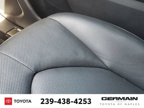 Certified 2024 Toyota Highlander Platinum FWD image 29