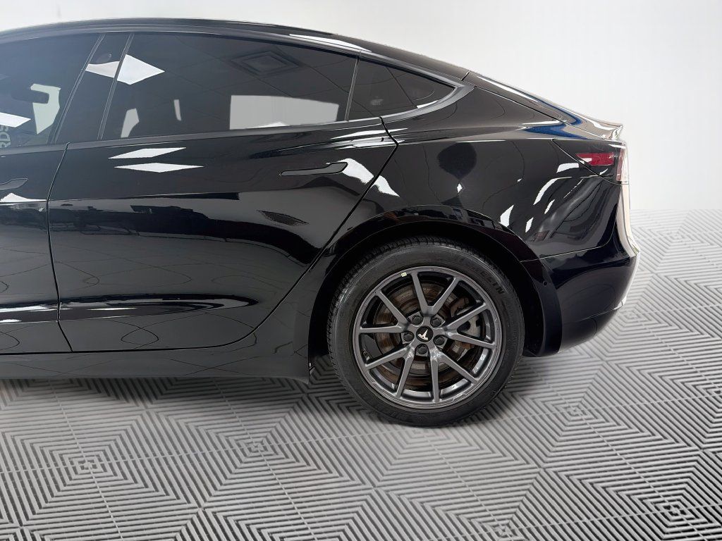 Used 2018 Tesla Model 3 Mid Range RWD image 7