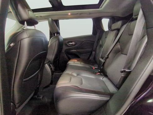 Used 2021 Jeep Cherokee Trailhawk w/ Sun, Sound & Nav Group AWD/4WD image 17