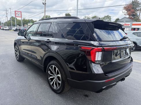 Used 2025 Ford Explorer ST-Line AWD/4WD image 4
