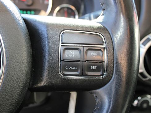 Used 2018 Jeep Wrangler Unlimited Sahara w/ Connectivity Group image 32