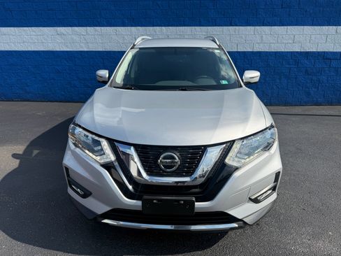 Used 2018 Nissan Rogue SV w/ Premium Package AWD/4WD image 4