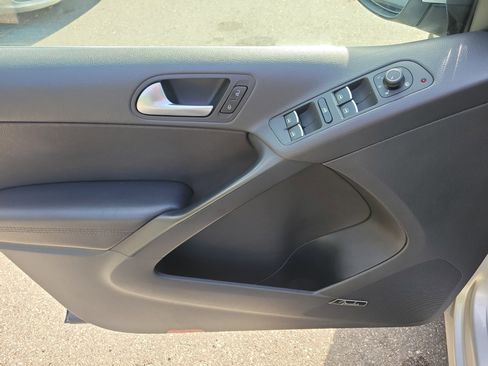 Used 2017 Volkswagen Tiguan SEL image 20