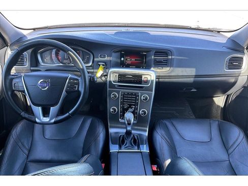Used 2016 Volvo V60 T5 Cross Country w/ Convenience Package image 17
