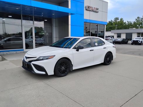 Used 2022 Toyota Camry SE AWD/4WD image 12