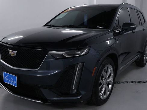 Used 2020 Cadillac XT6 Sport image 3