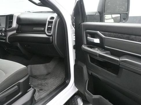 Used 2024 RAM 2500 Big Horn AWD/4WD image 14