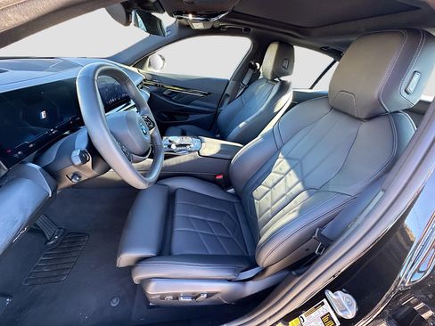 Used 2024 BMW i5 eDrive40i w/ Premium Package image 21