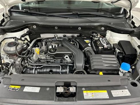 Used 2022 Volkswagen Taos SE w/ Panoramic Sunroof Package AWD/4WD image 24