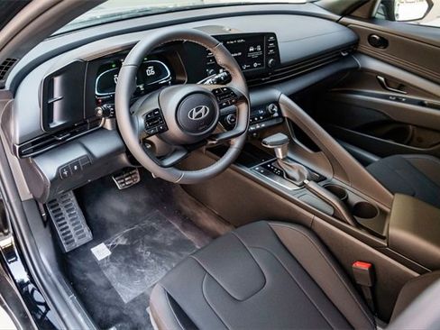 New 2025 Hyundai Elantra Sport image 5