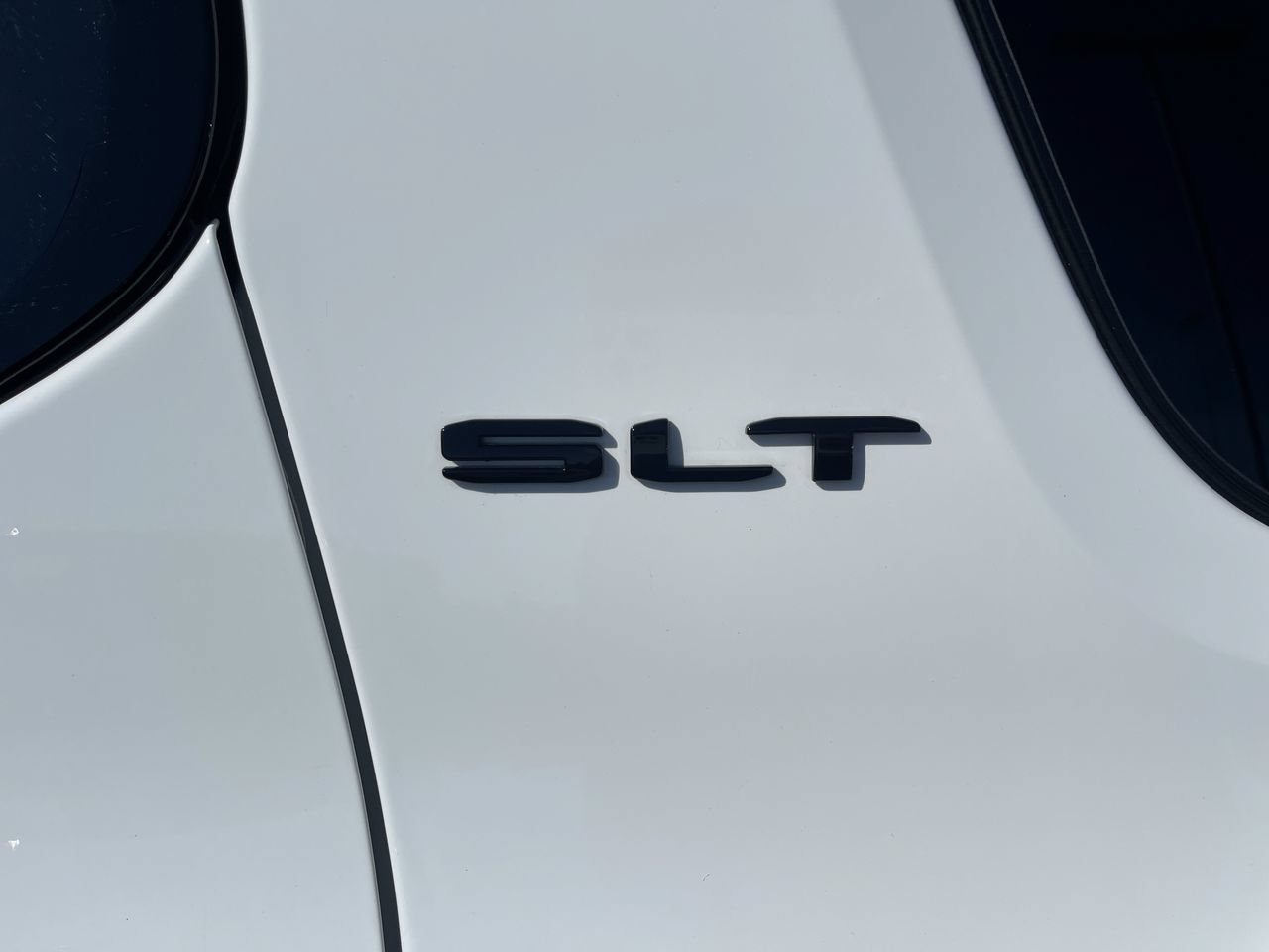 Used 2023 GMC Acadia SLT w/ Elevation Edition AWD/4WD image 33