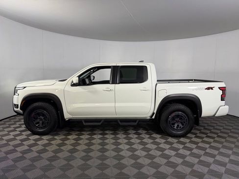 Used 2025 Nissan Frontier PRO-4X AWD/4WD image 11