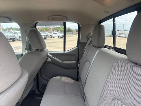 Certified 2020 Nissan Frontier SV w/ Midnight Edition Floor Mats RWD image 34
