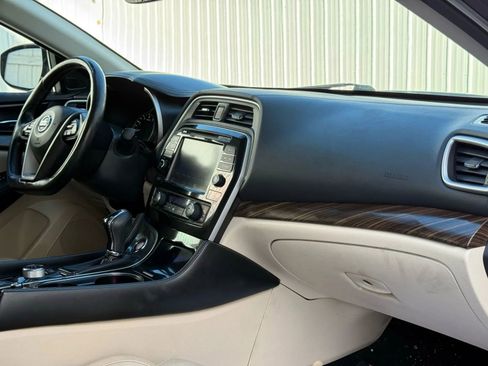 Used 2016 Nissan Maxima Platinum image 19