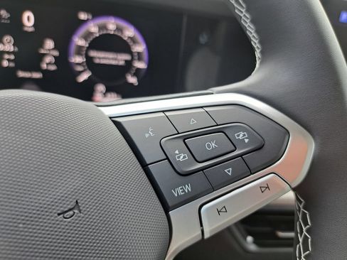 New 2026 Volkswagen Tiguan SE FWD image 13