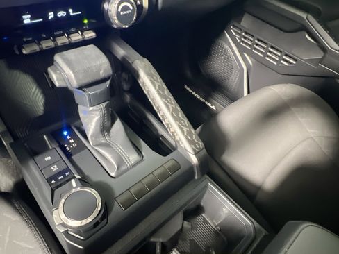 Used 2025 Toyota Tacoma SR image 26