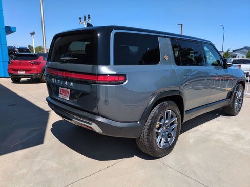 Used 2023 Rivian R1S Adventure AWD/4WD image 5