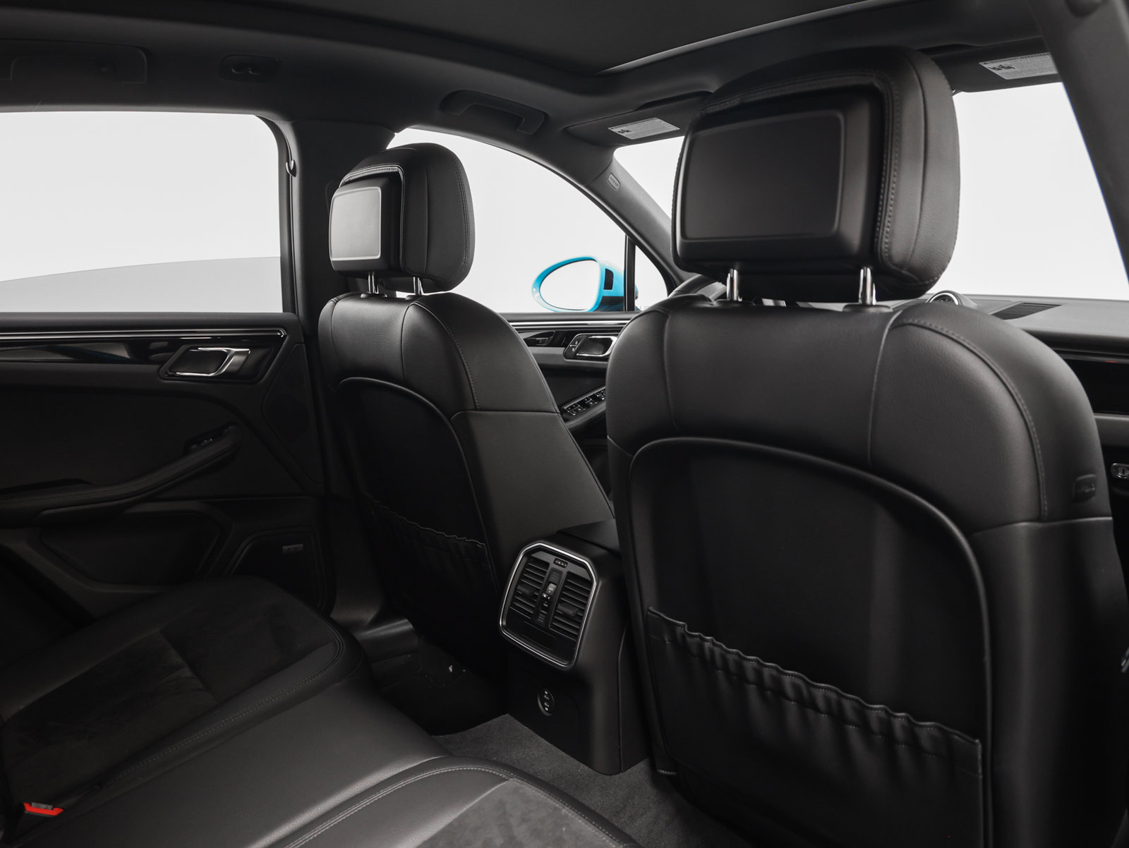 Certified 2021 Porsche Macan S AWD/4WD image 22