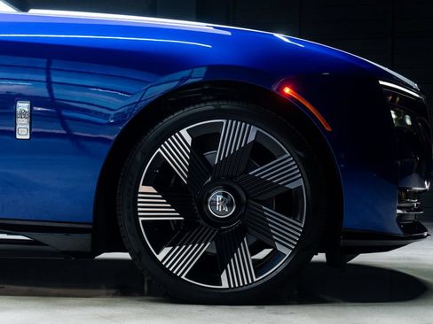 Used 2024 Rolls-Royce Spectre w/ Spectre Launch Package AWD/4WD image 12