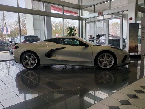 Used 2021 Chevrolet Corvette Stingray Premium Conv w/ Z51 Performance Package image 4