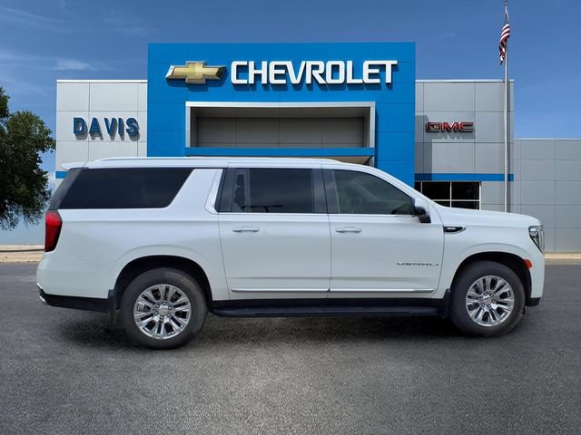 Used 2023 GMC Yukon XL Denali w/ Max Trailering Package AWD/4WD image 2